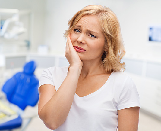 Tooth Extractions | Canyon Dental Centre | General & Family Dentist | SE Calgary